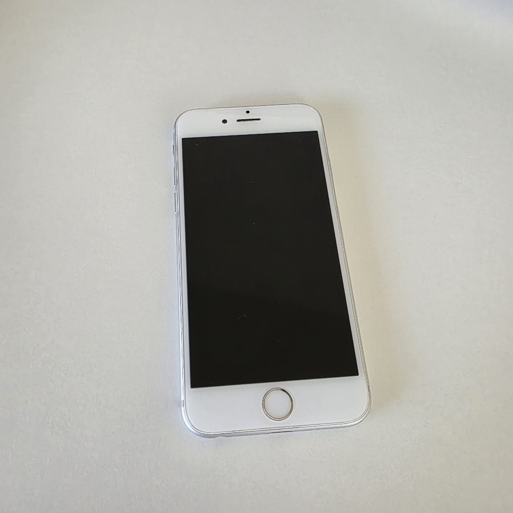 Apple iPhone 6S 32GB SILVER (UNLOCKED) - Picture 2 of 8
